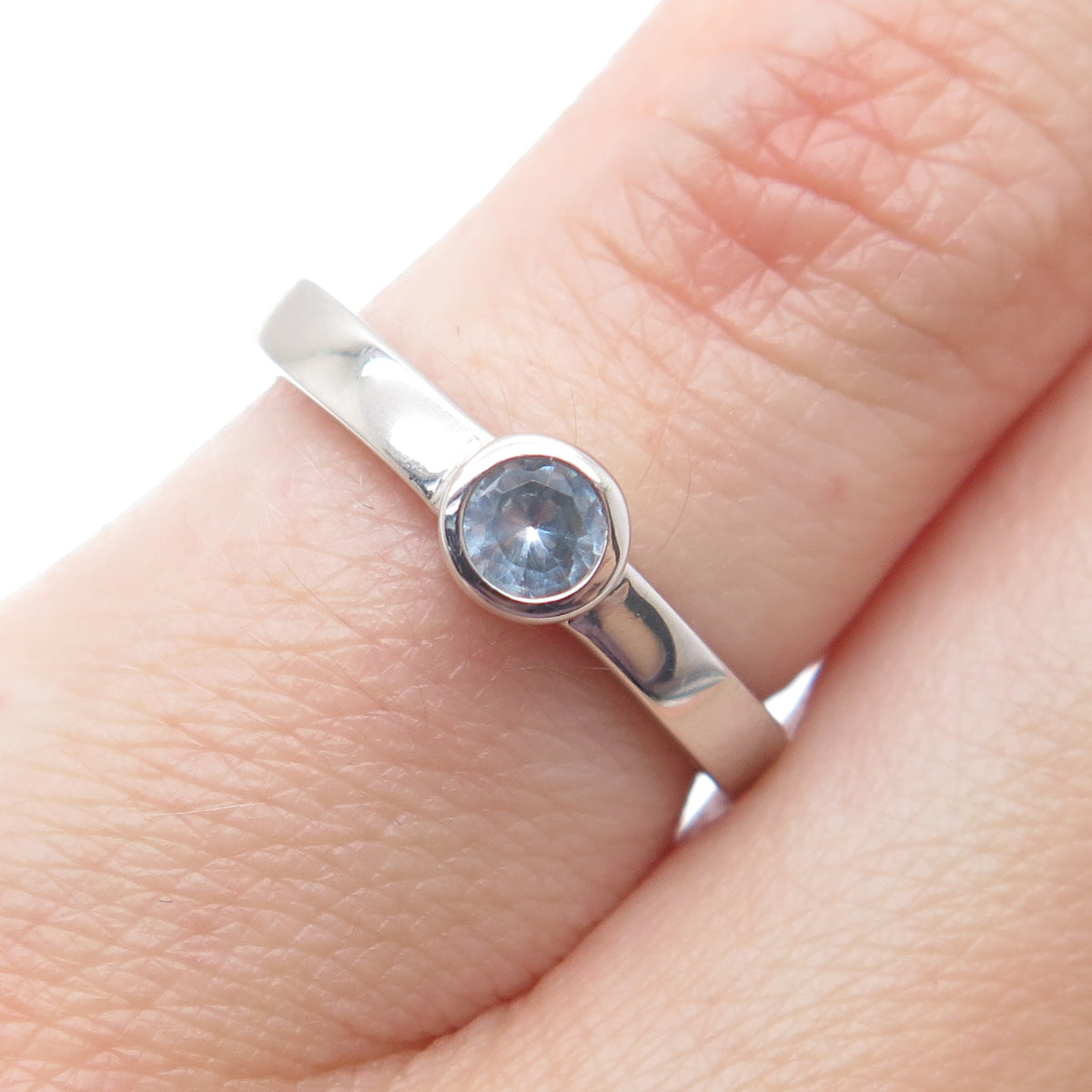 925 Sterling Silver Real Round-Cut Blue Topaz Ring Size 4.75
