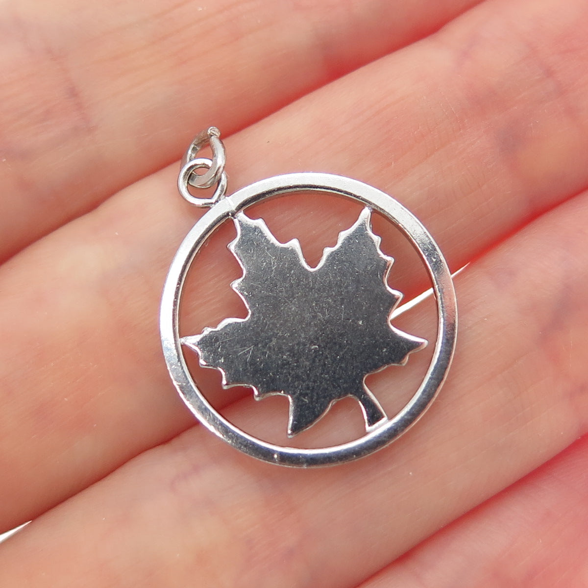 BOND BOYD 925 Sterling Silver Vintage Maple Leaf Charm Pendant