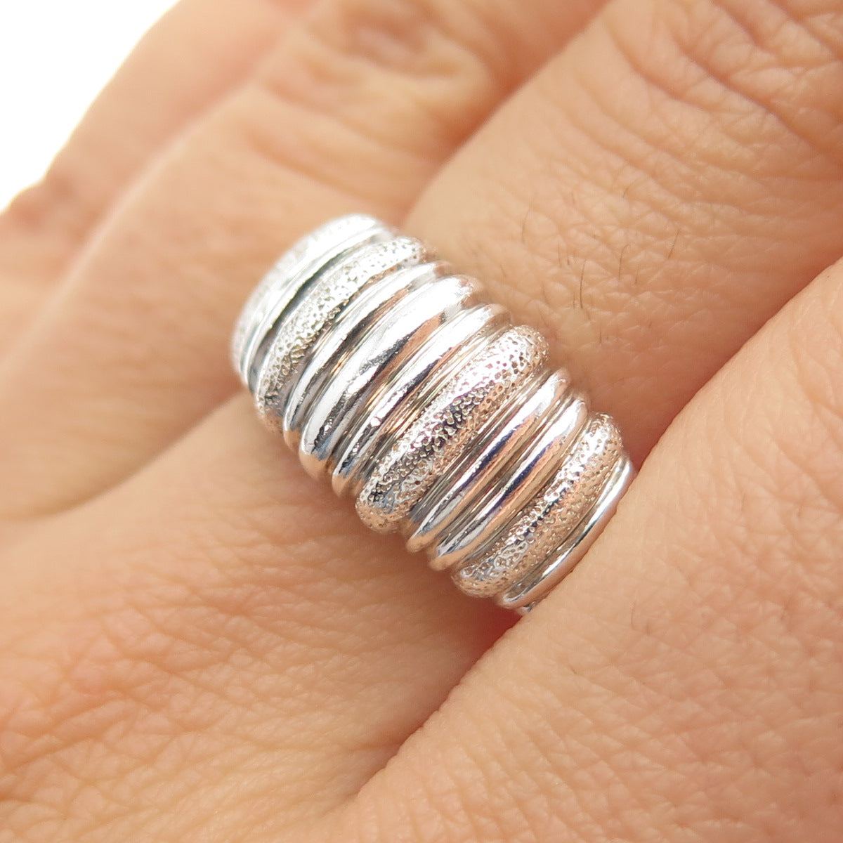 925 Sterling Silver Vintage Modernist Ribbed Dome Ring Size 7