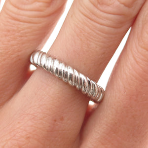 Ross Simons 925 Sterling Silver Vintage Ribbed Band Ring Size 7.75
