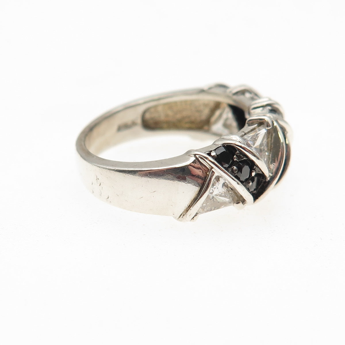 925 Sterling Silver Round-Cut Black & White C Z Zig Zag Ring Size 5