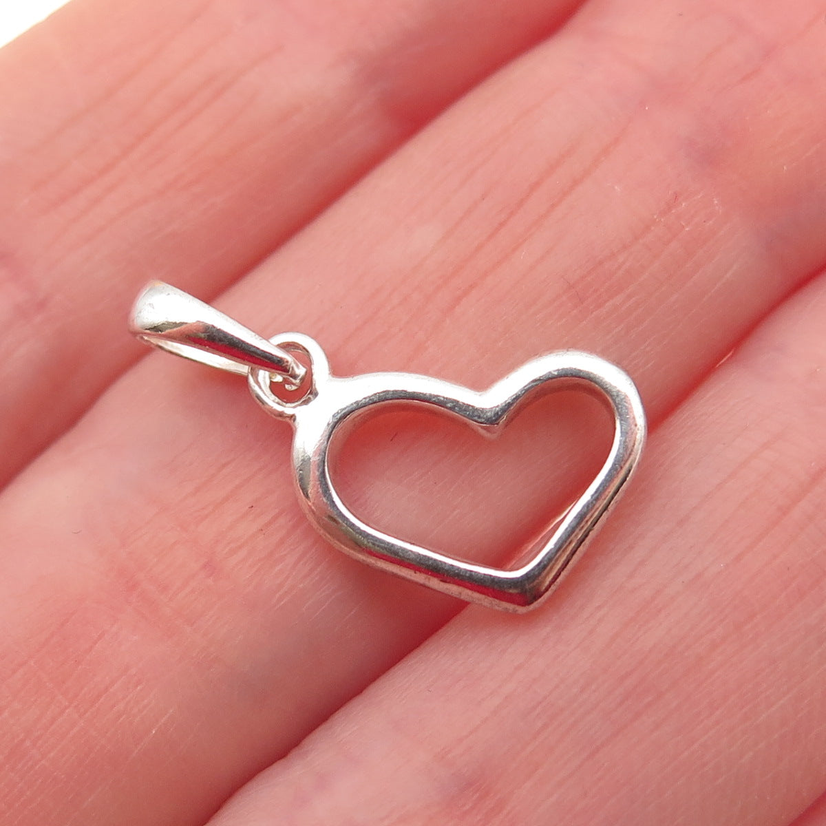 925 Sterling Silver Vintage Open Heart Mini Charm Pendant
