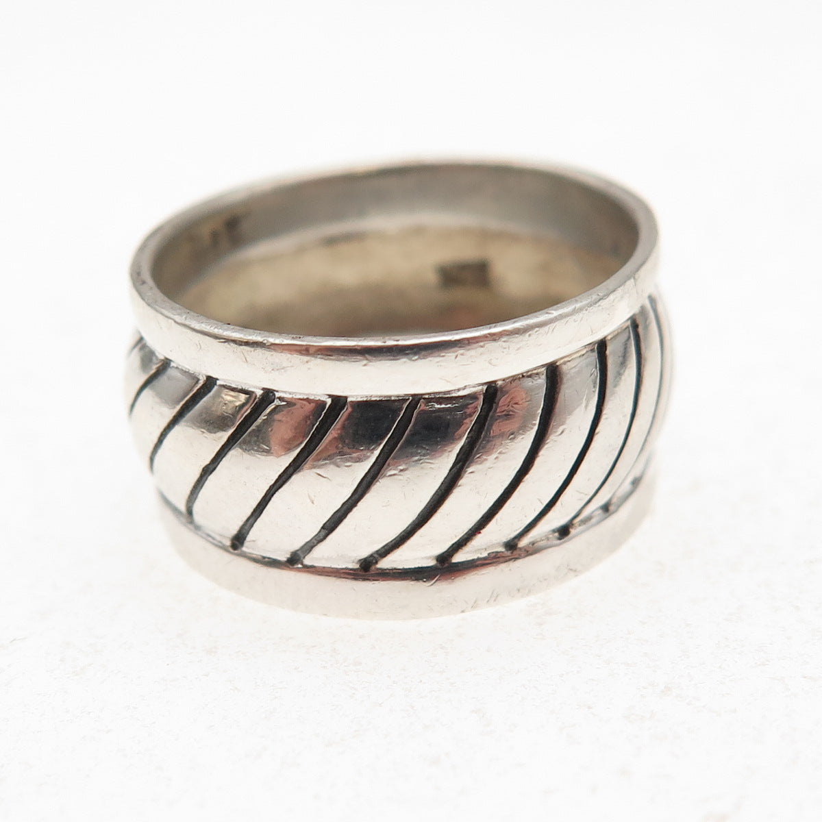 925 Sterling Silver Vintage Modernist Ribbed Oxidized Wide Band Ring Size 6.75