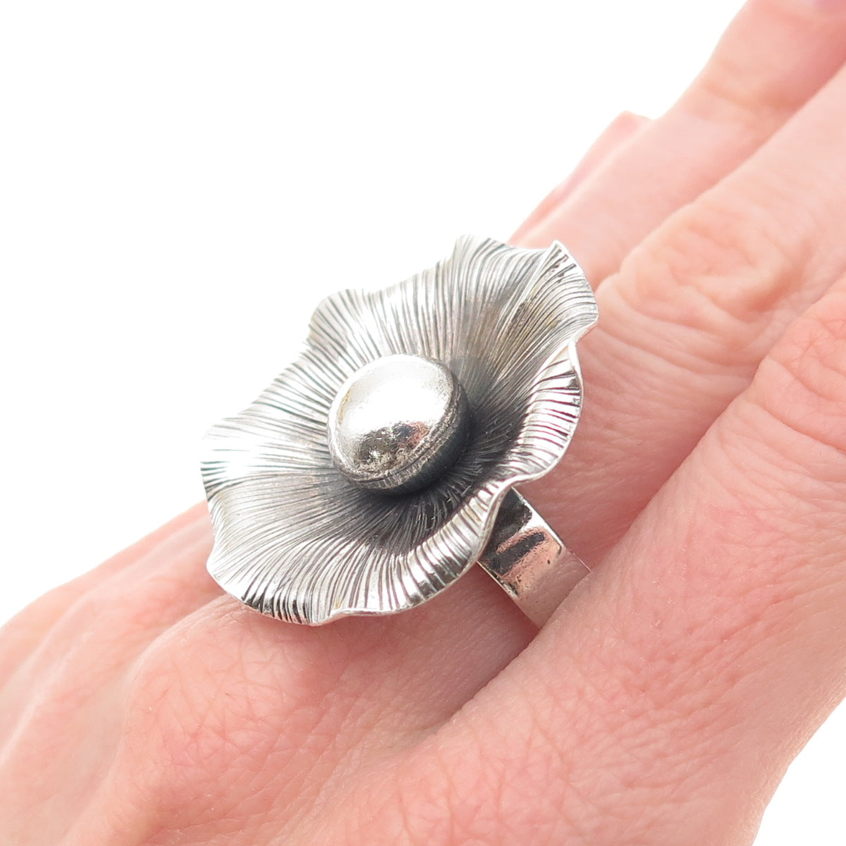 925 Sterling Silver Vintage Modernist Flower Statement Oxidized Ring Size 8.75
