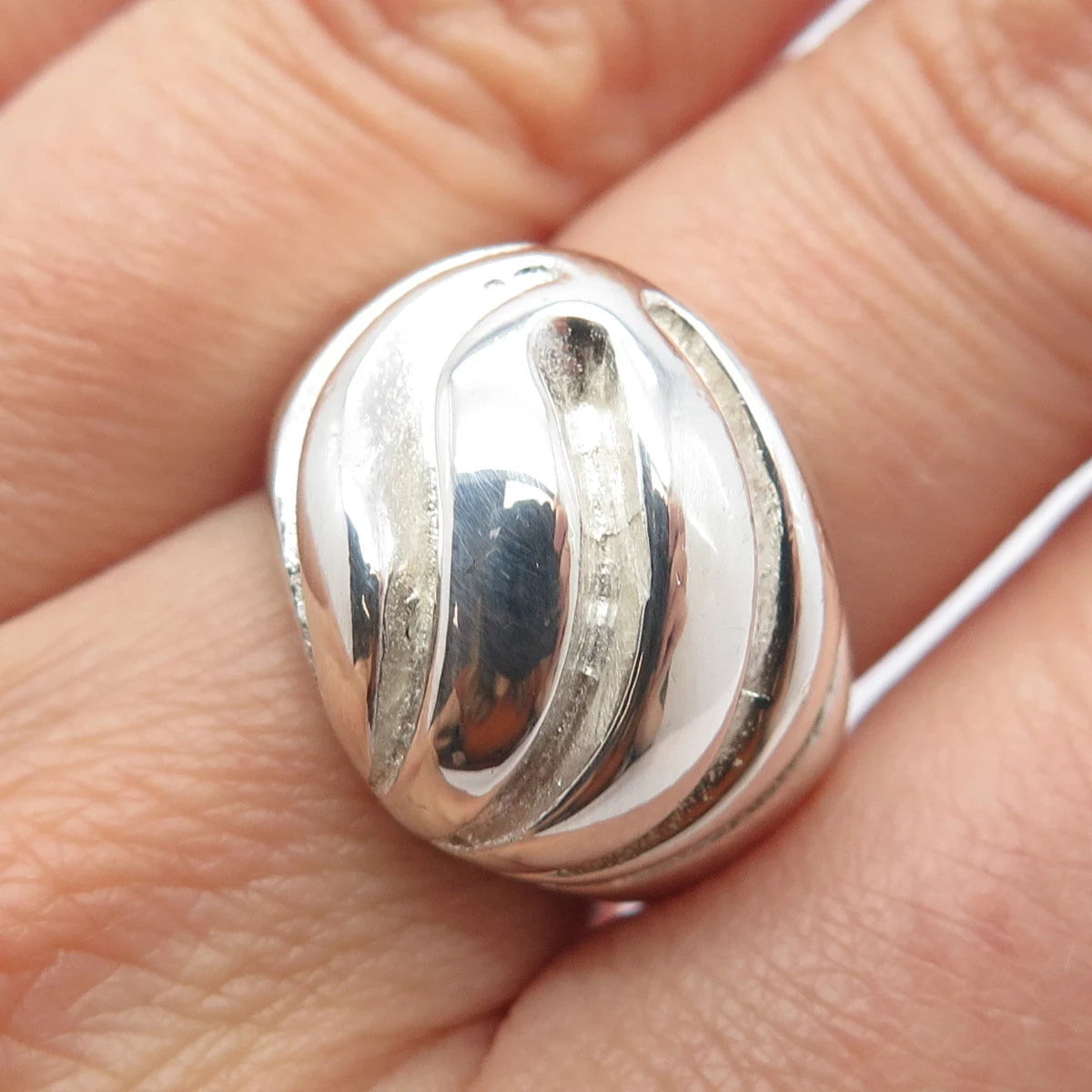 925 Sterling Silver Vintage Ribbed Domed Ring Size 6