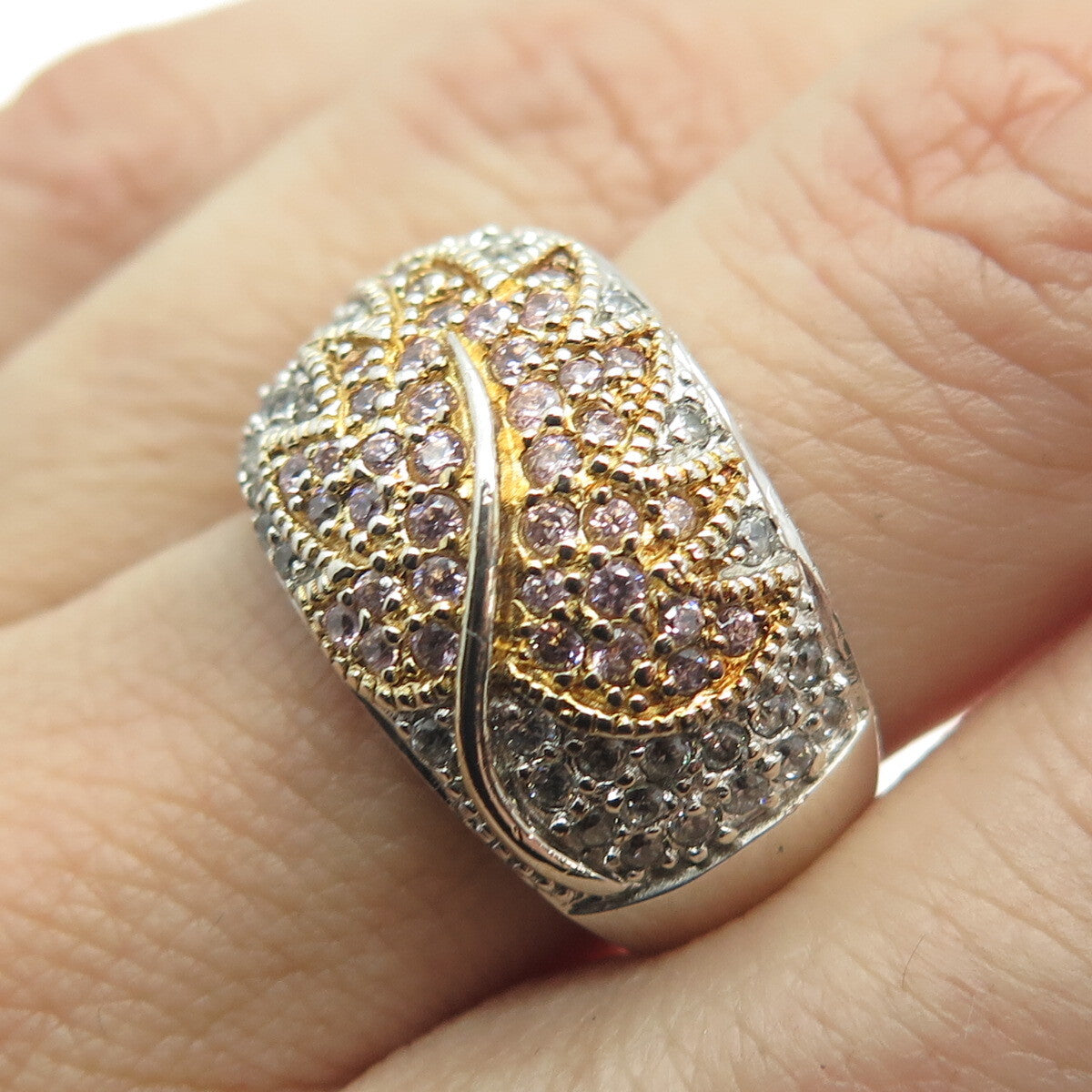 925 Sterling Silver 2-Tone Round-Cut Lavender & White C Z Floral Ring Size 7.25