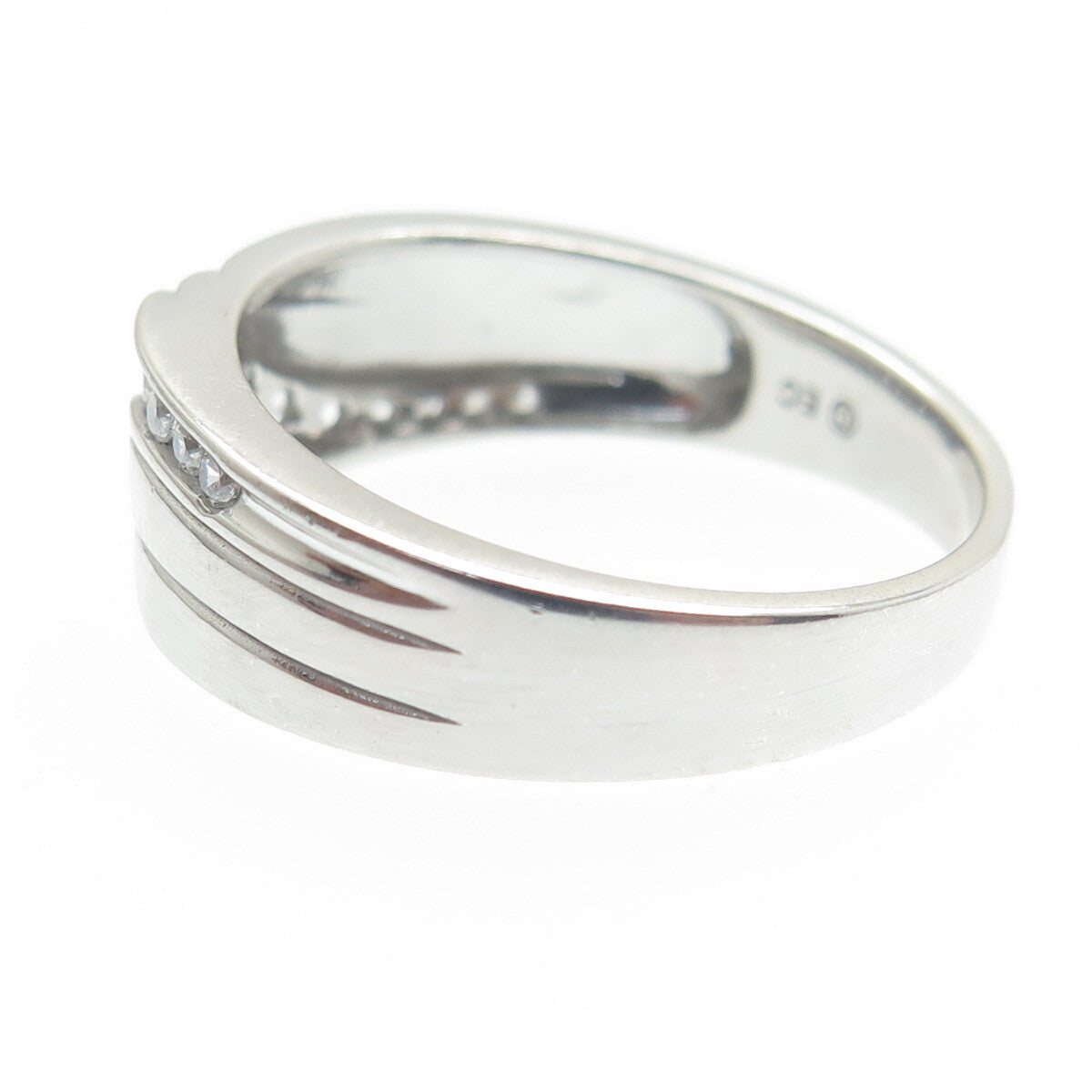 925 Sterling Silver Graduated Round-Cut C Z Wavy Ring Size 10