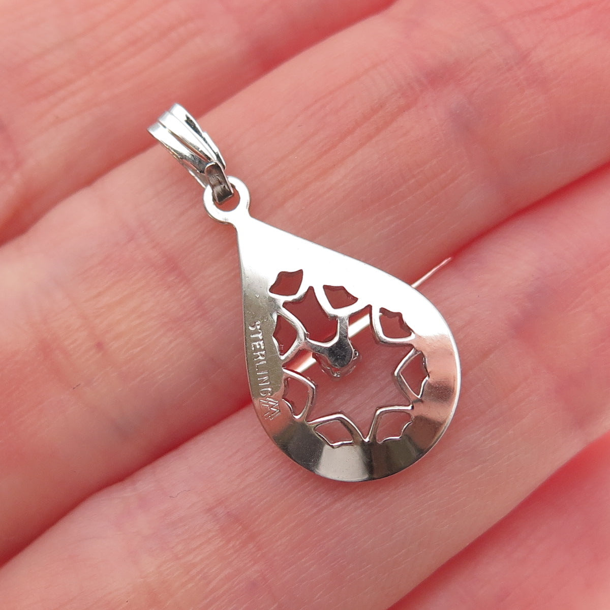 Marvel 925 Sterling Silver Vintage Round-Cut C Z Heart Teardrop Charm Pendant