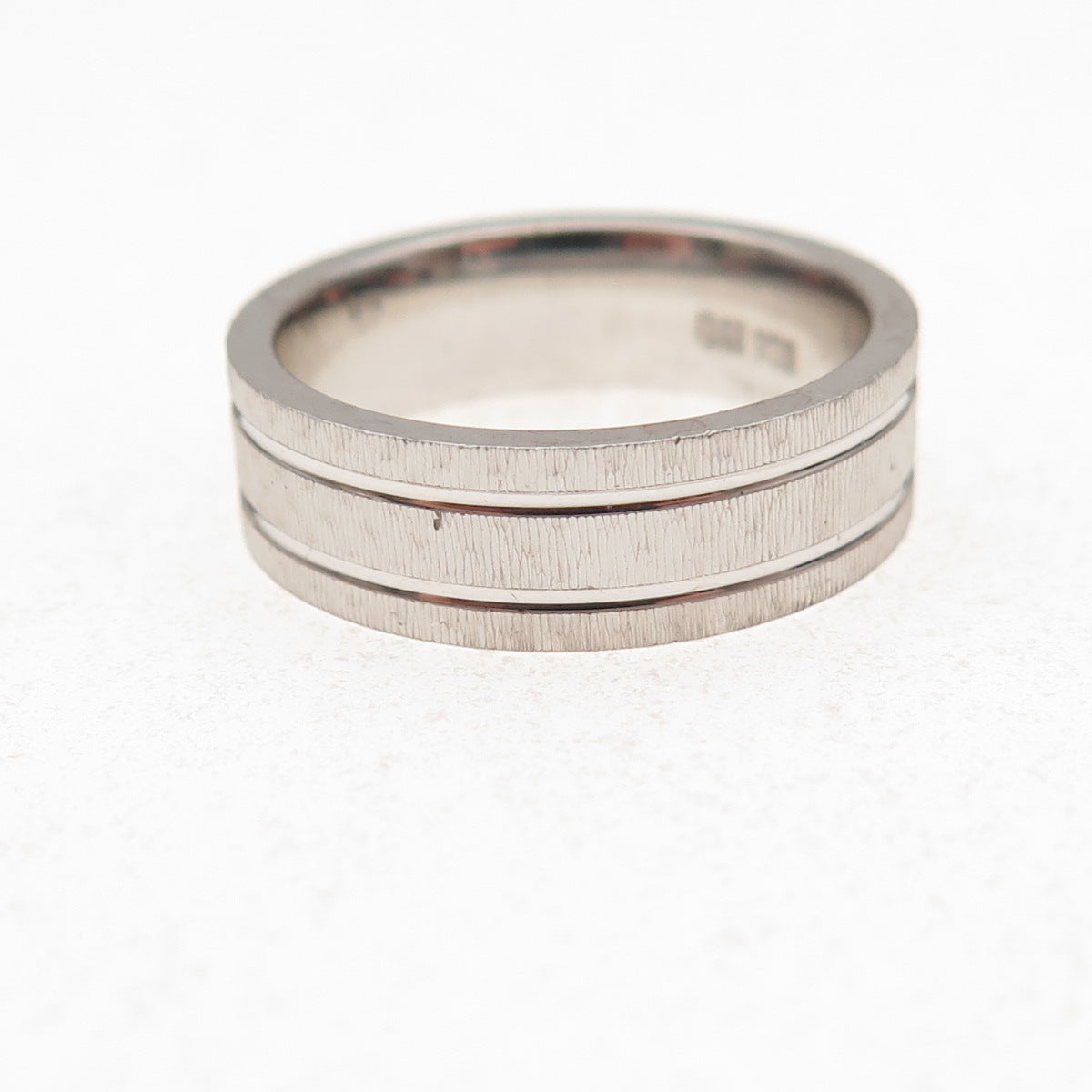 925 Sterling Silver Lined Band Ring Size 6.25
