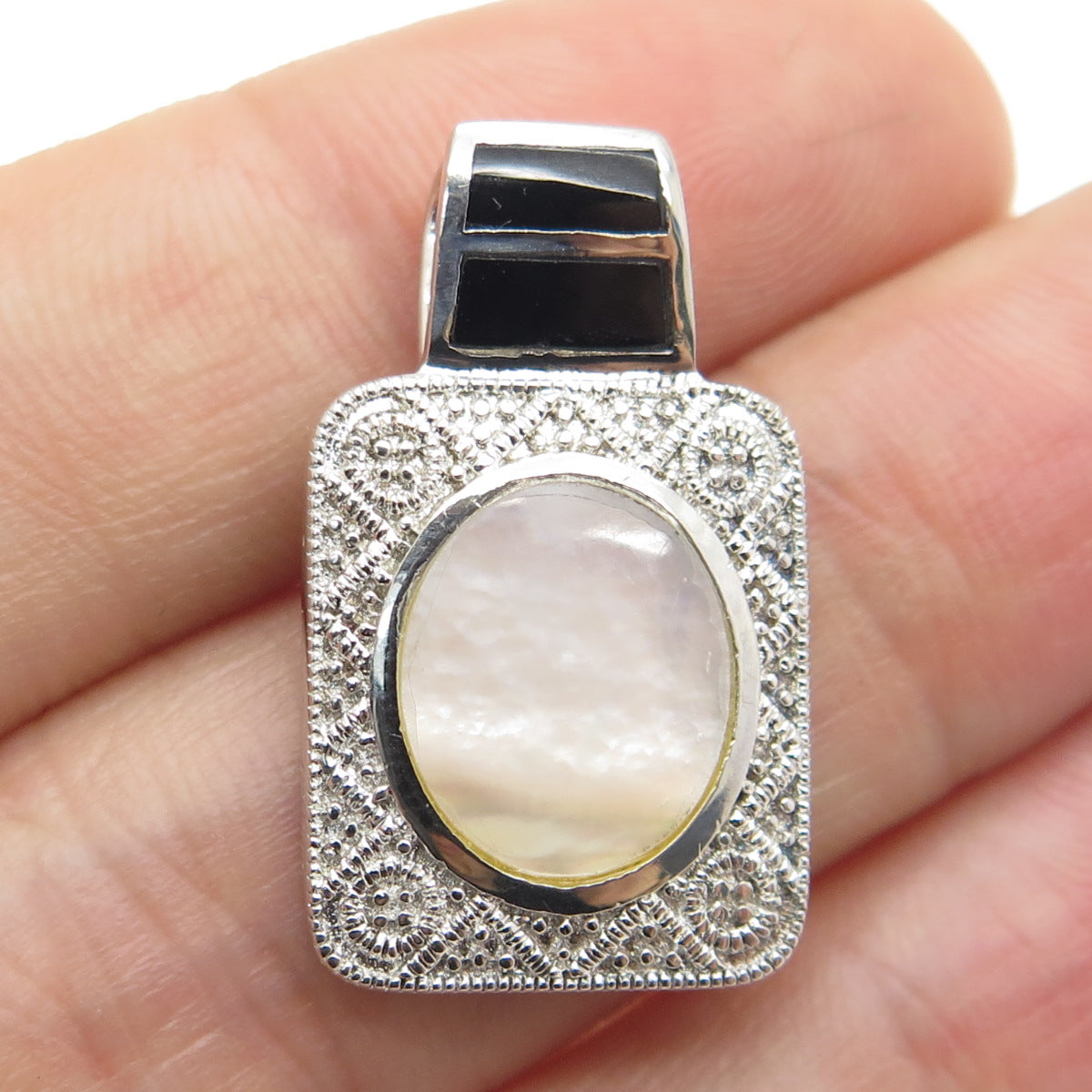 925 Sterling Silver Real Mother-of-Pearl & Black Onyx Gemstone Pendant