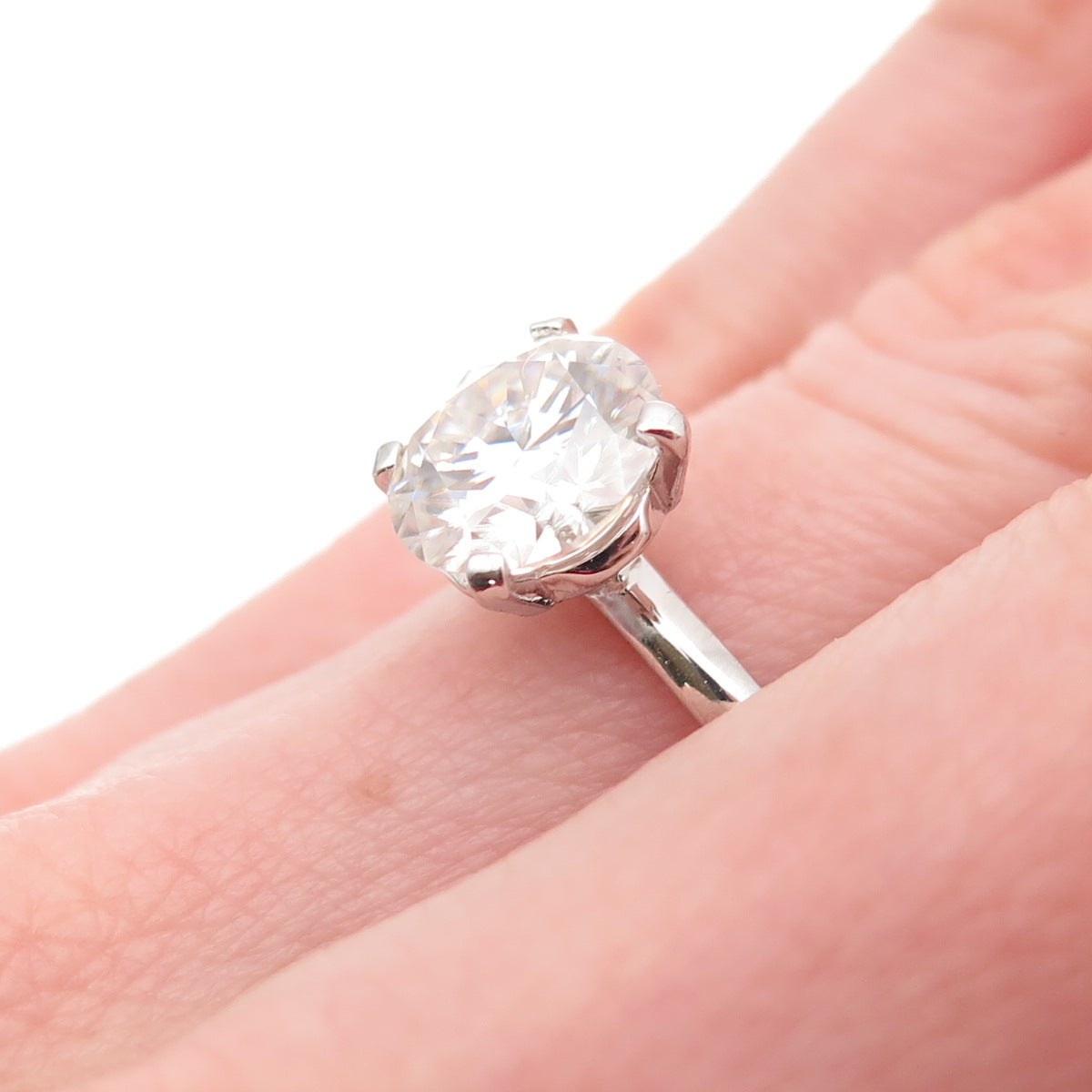 925 Sterling Silver Real Round-Cut Moissanite Engagement Ring Size 6