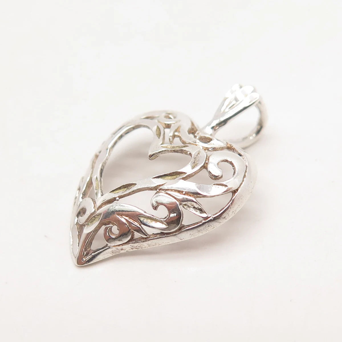 925 Sterling Silver Vintage Ornate Heart Pendant