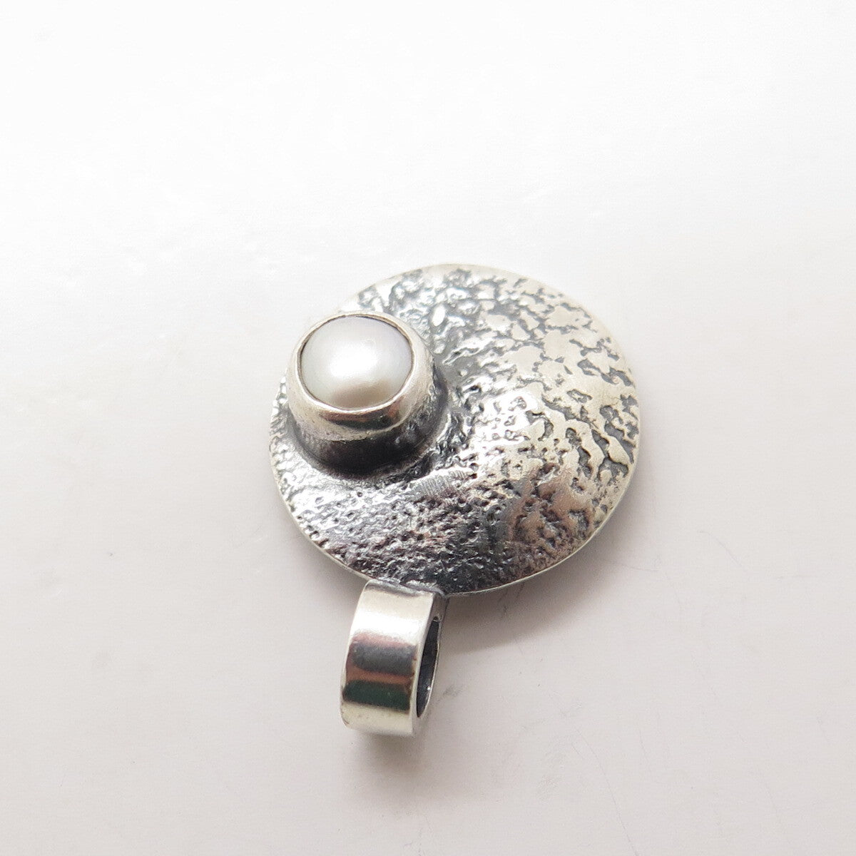 DEN 950 Silver Vintage Real Pearl Textured Pendant