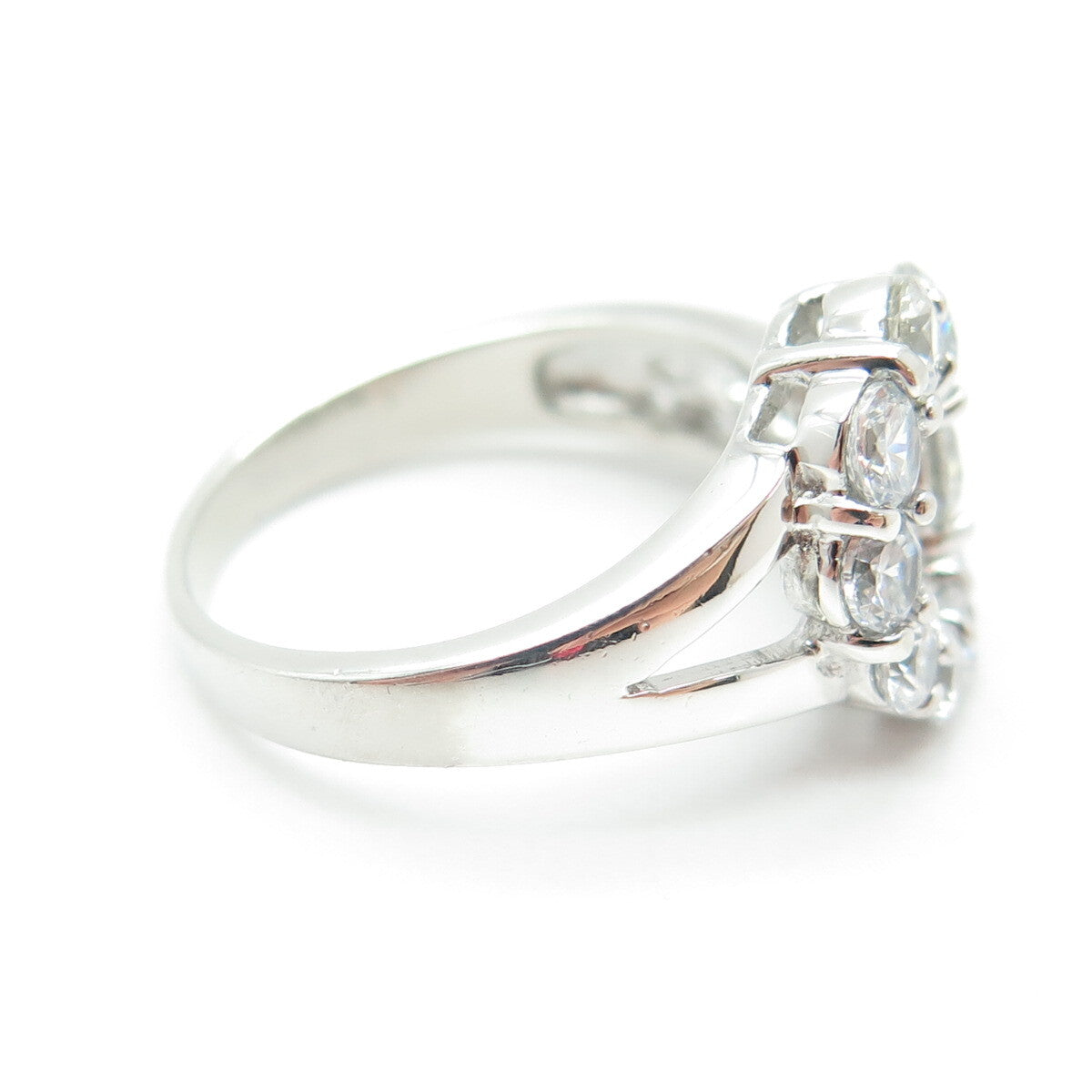 925 Sterling Silver Round-Cut Shaped C Z Modernist Ring Size 6.75