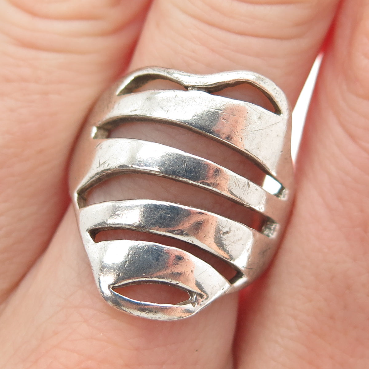 925 Sterling Silver Vintage Modernist Ribbed Heart Ring Size 8.5