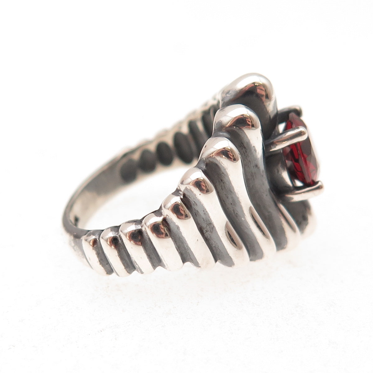 925 Sterling Silver Vintage Real Red Garnet Modernist Oxidized Ring Size 6.25