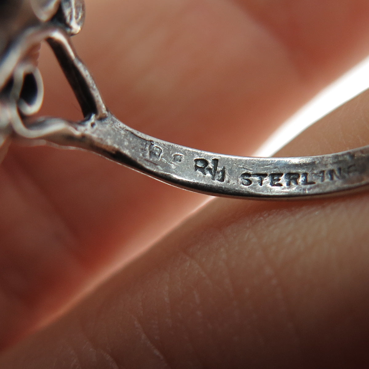 925 Sterling Silver Vintage Swirl Beaded Oxidized Ring Size 6.75