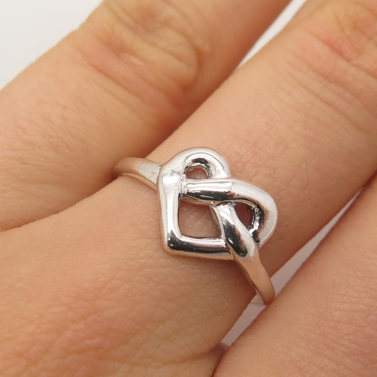 925 Sterling Silver Vintage Heart Knot Ring Size 8