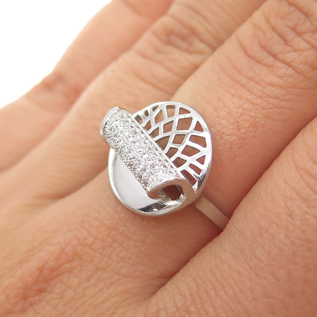 925 Sterling Silver Round-Cut C Z Modernist Lotus Ring Size 7
