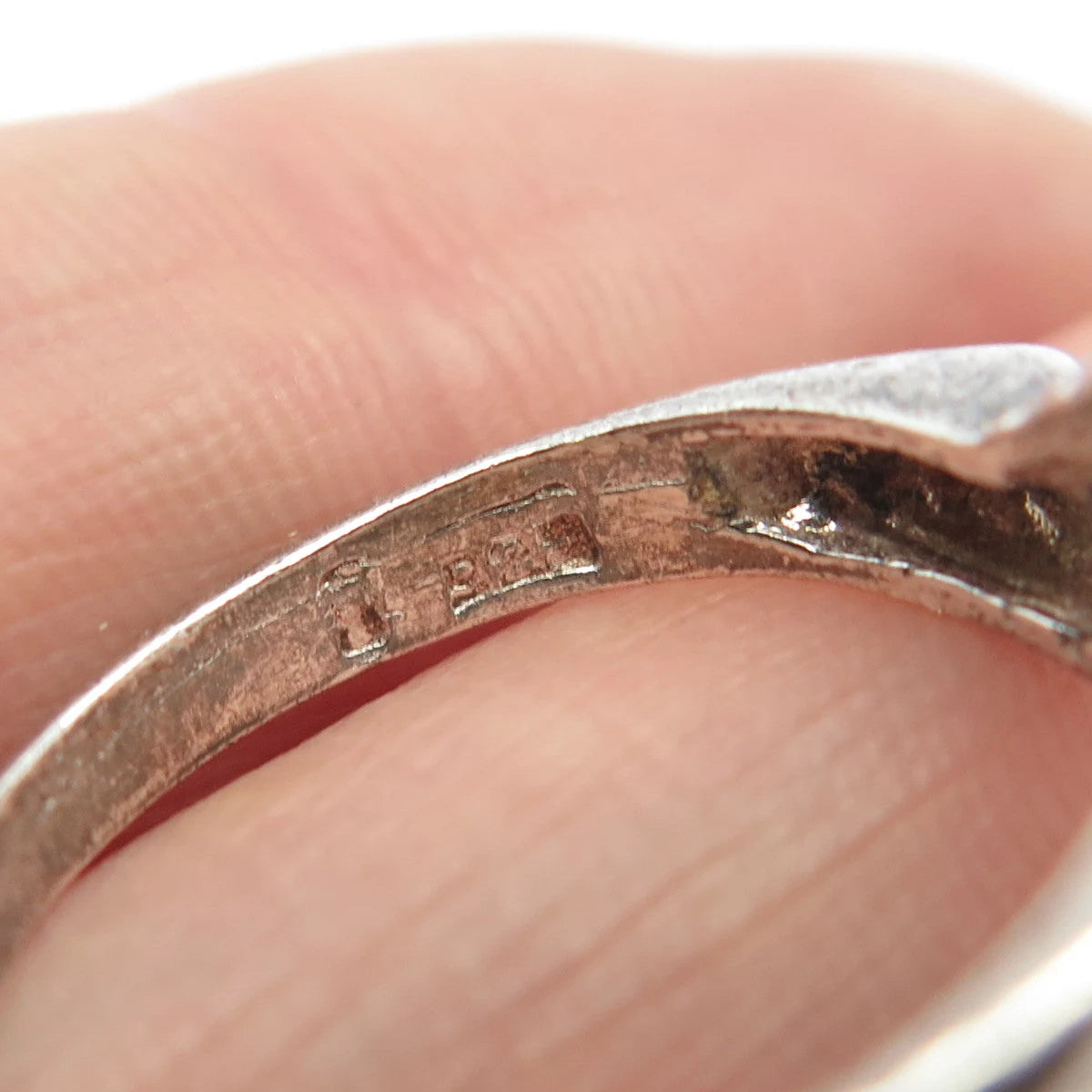 925 Sterling Silver Vintage Ribbed Bypass Ring Size 8