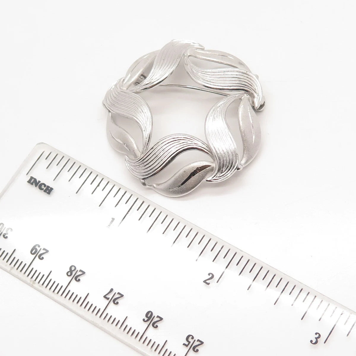 925 Sterling Silver Vintage Beau Leaf Round Pin Brooch