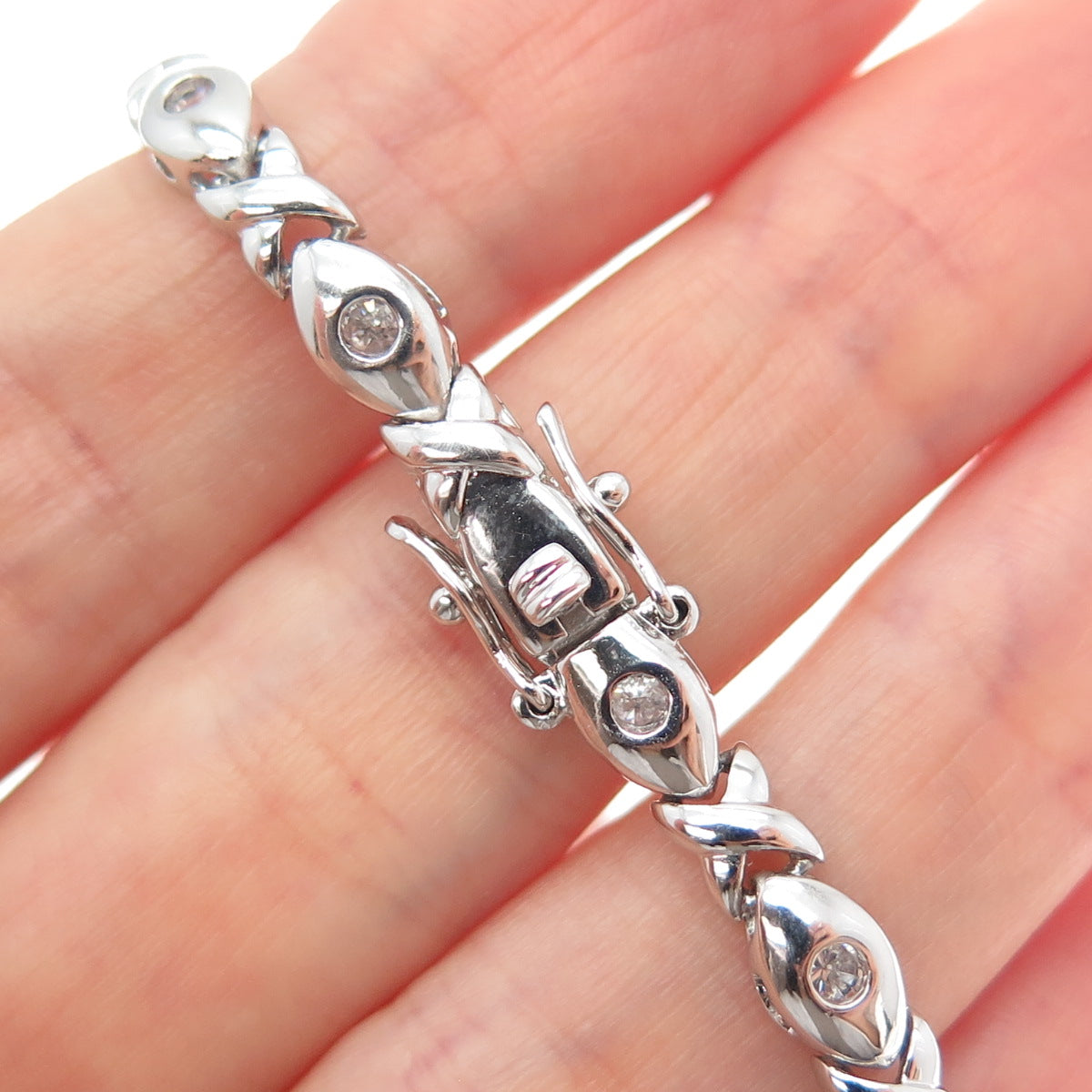925 Sterling Silver Round-Cut C Z Puffy XO Hugs & Kisses Link Bracelet 7"