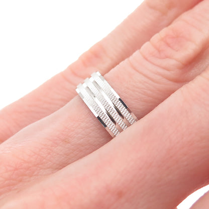 925 Sterling Silver Lined Band Ring Size 5.25