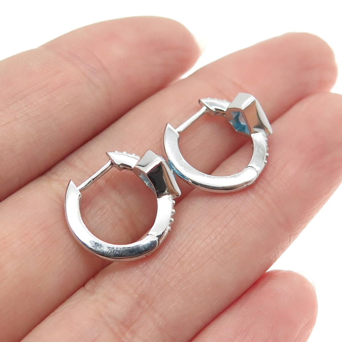 HAN 925 Sterling Silver Round & Princess Heart-Cut White Blue C Z Hoop Earrings