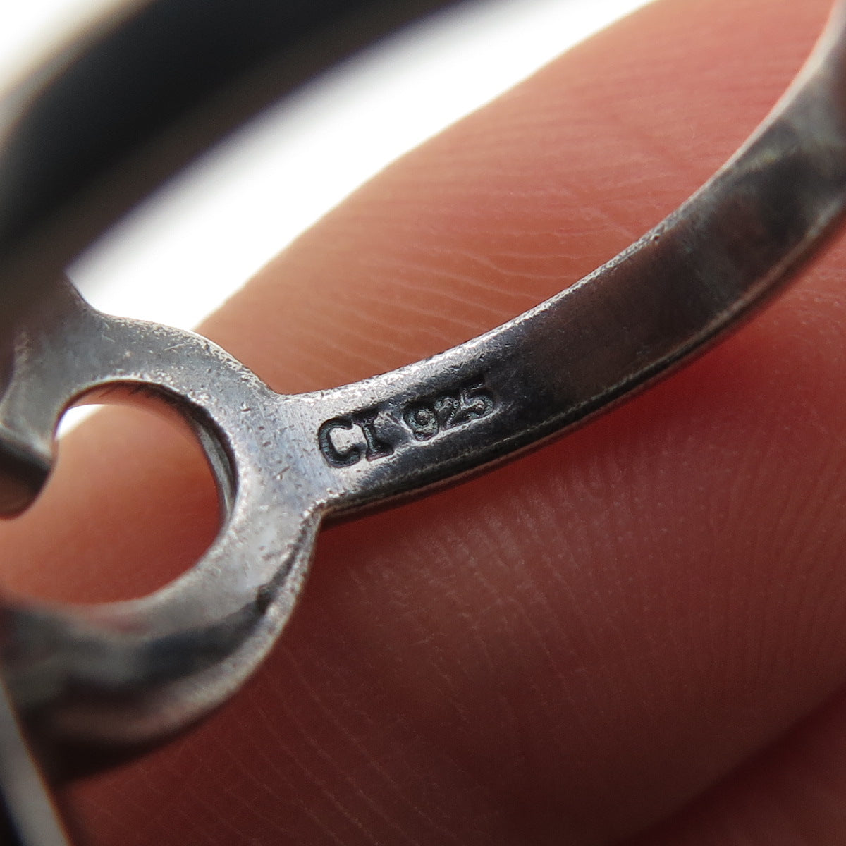 925 Sterling Silver Vintage Modernist Loving Heart Oxidized Ring Size 7.25