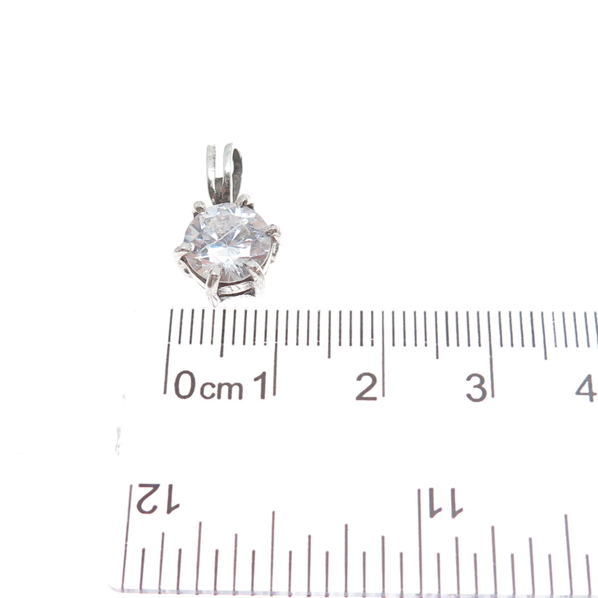 925 Sterling Silver Vintage Round-Cut C Z Minimalist Charm Pendant