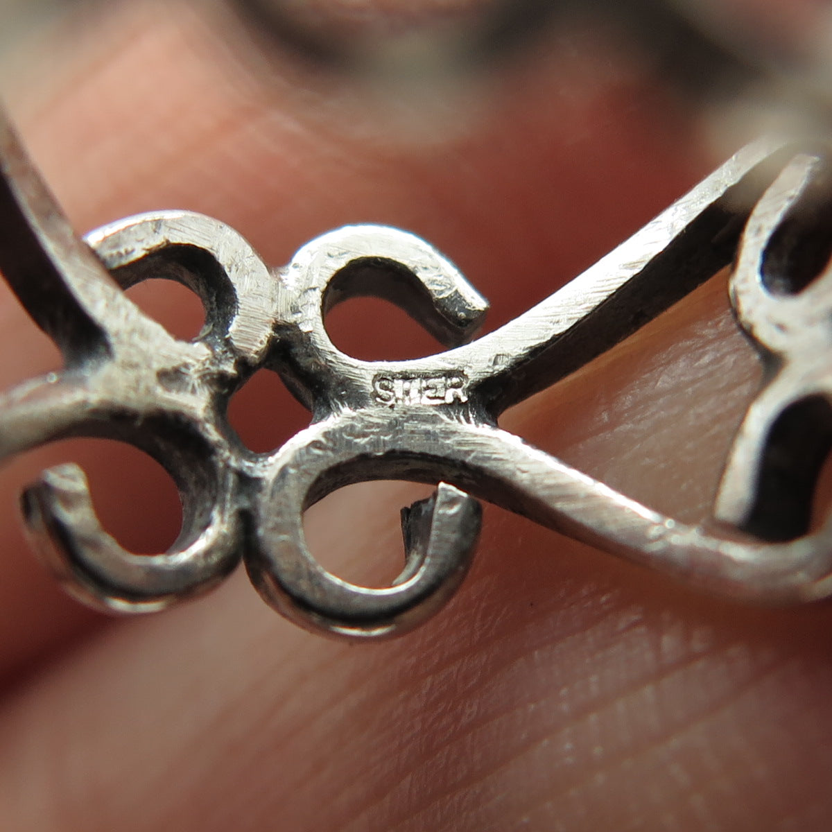 925 Sterling Silver Vintage Swirl Modernist Band Ring Size 4.75