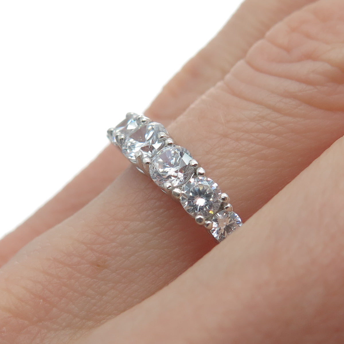 925 Sterling Silver IBB Round-Cut Shaped C Z Ring Size 7.25
