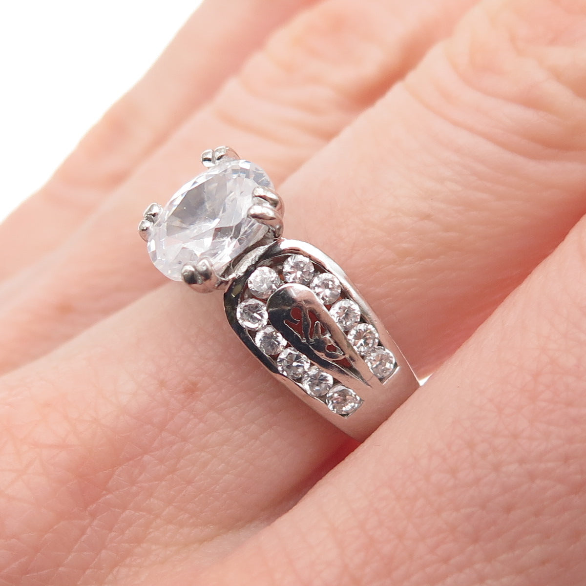 Chapal Zenray 925 Sterling Silver Oval & Round-Cut C Z Engagement Ring Size 6.5