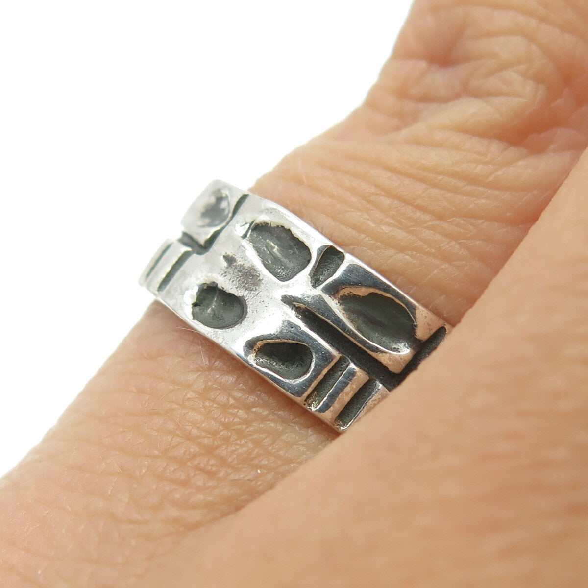 925 Sterling Silver Vintage Tribal Cave Band Ring Size 6.25