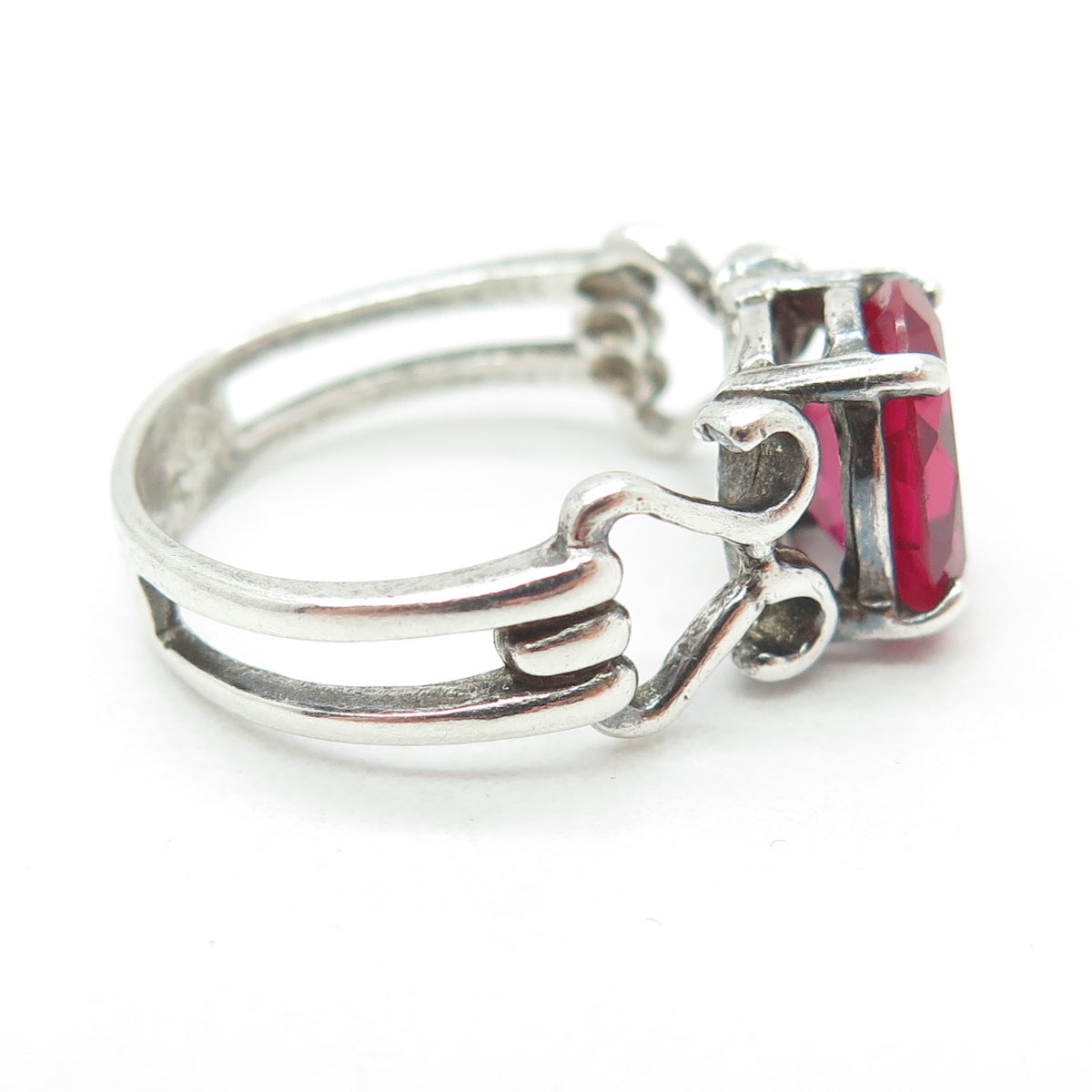 SHUBE 925 Sterling Silver Vintage Lab-Created Ruby Ring Size 7