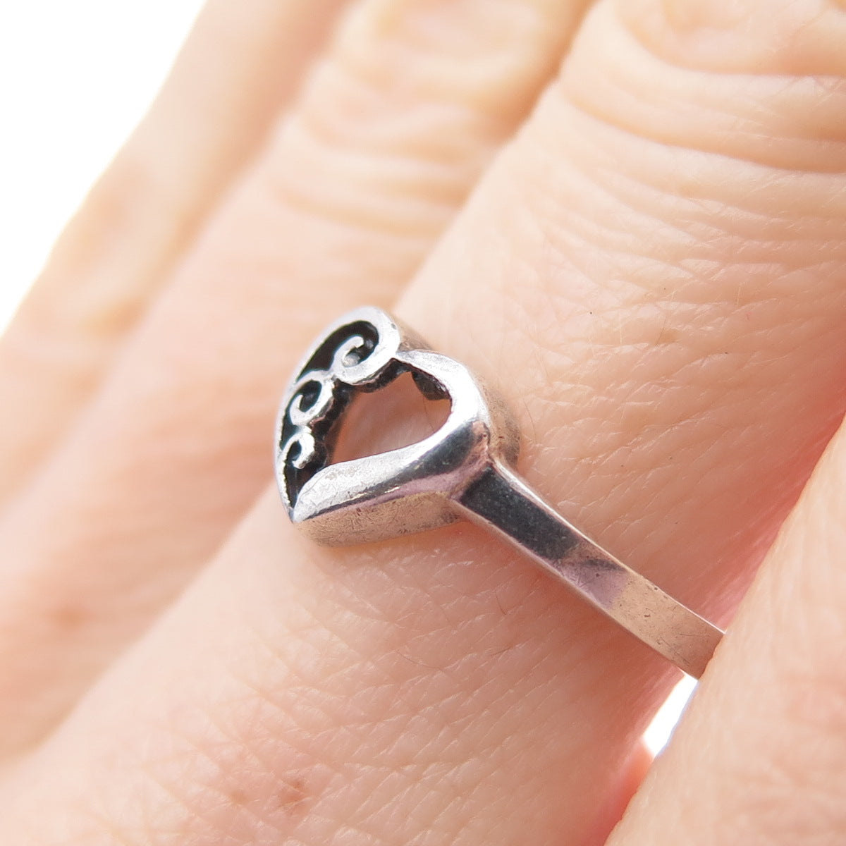 925 Sterling Silver Vintage Swirl Heart Ring Size 7