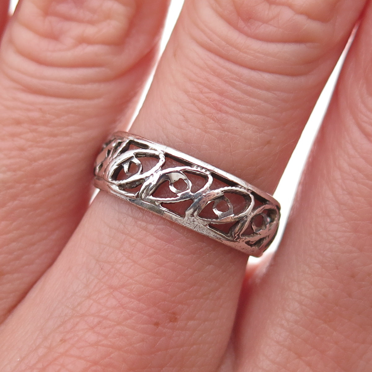 925 Sterling Silver Vintage Filigree Oxidized Band Ring Size 6.5