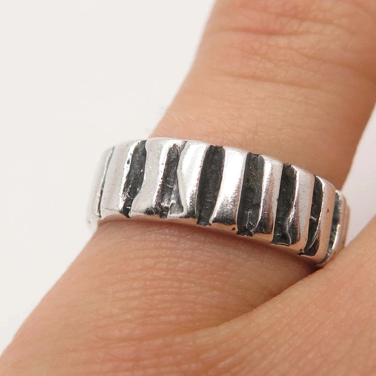925 Sterling Silver Vintage Tribal Band Ring Size 6