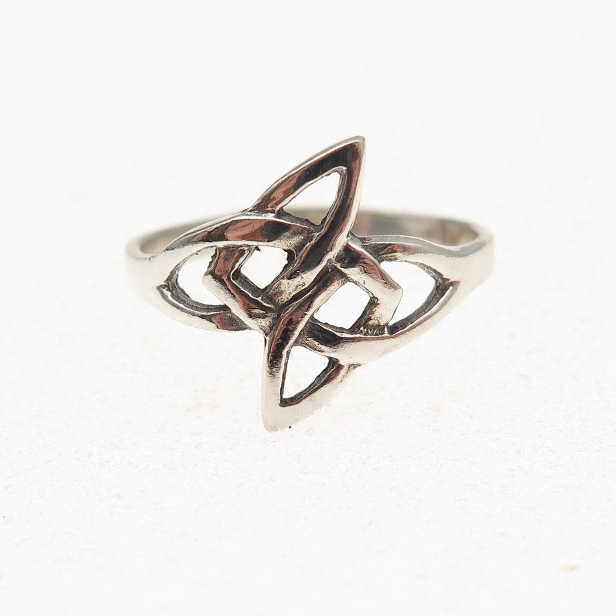 925 Sterling Silver Vintage Celtic Knot Oxidized Ring Size 6.75