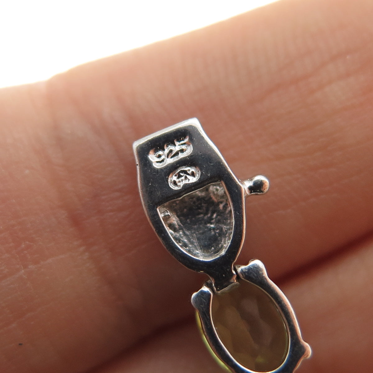 HENG NGAI 925 Sterling Silver Real Diamond Accent & Peridot Bracelet 7.25"