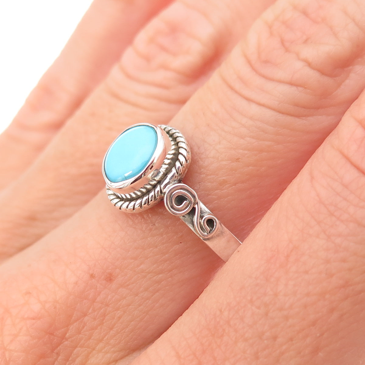 925 Sterling Silver Vintage Real Turquoise Spiral Oxidized Ring Size 8.25