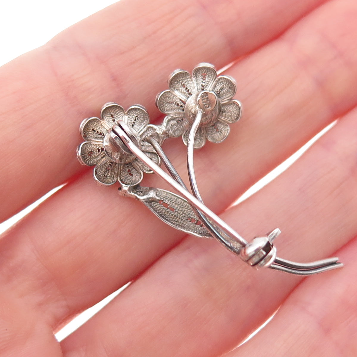 800 Silver Antique Art Deco Daisy Flower Filigree Oxidized Pin Brooch
