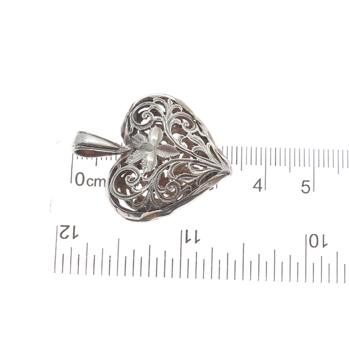 925 Sterling Silver Vintage Diamond-Cut Ornate Floral Heart Pendant