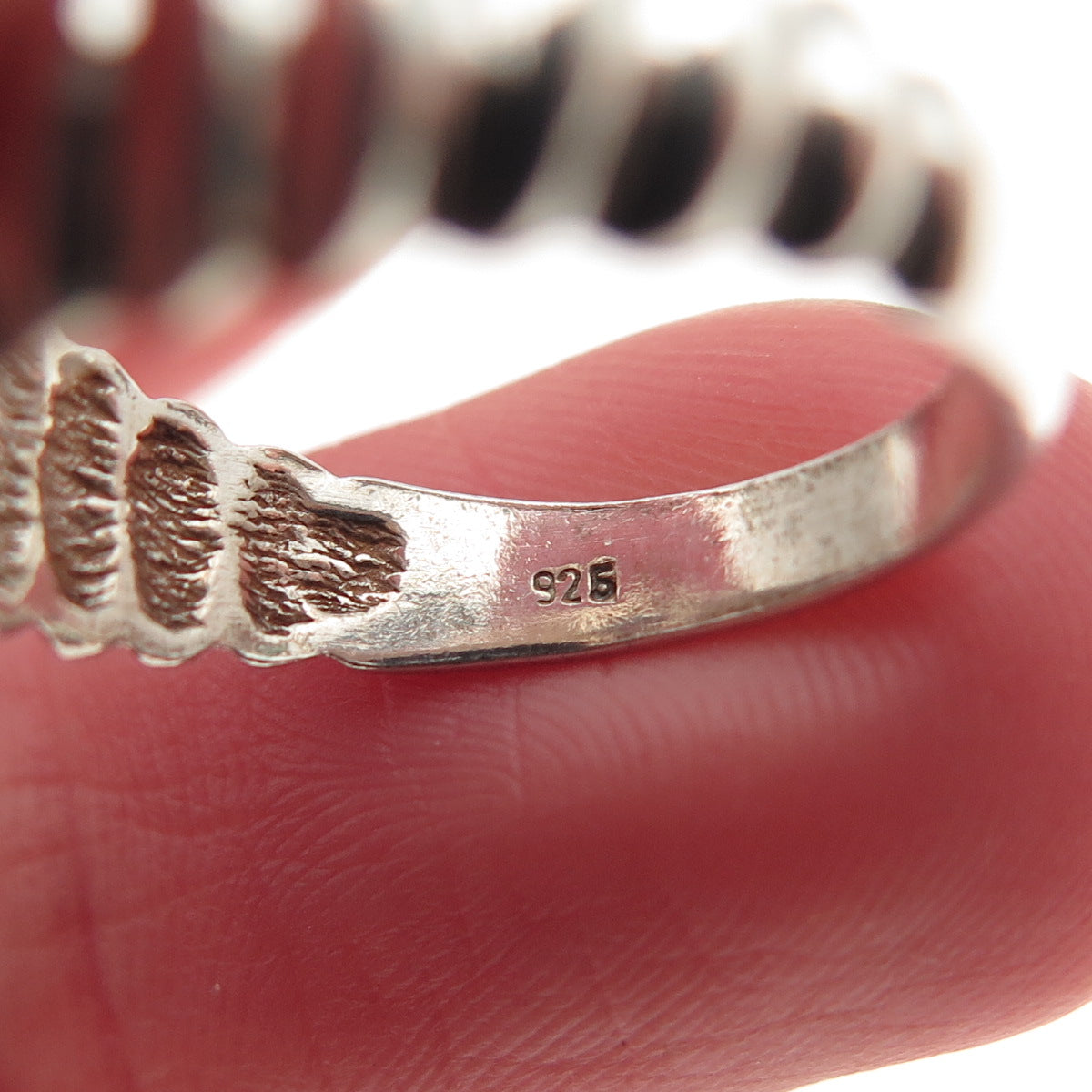 925 Sterling Silver Vintage Oval-Cut C Z Ribbed Ring Size 6
