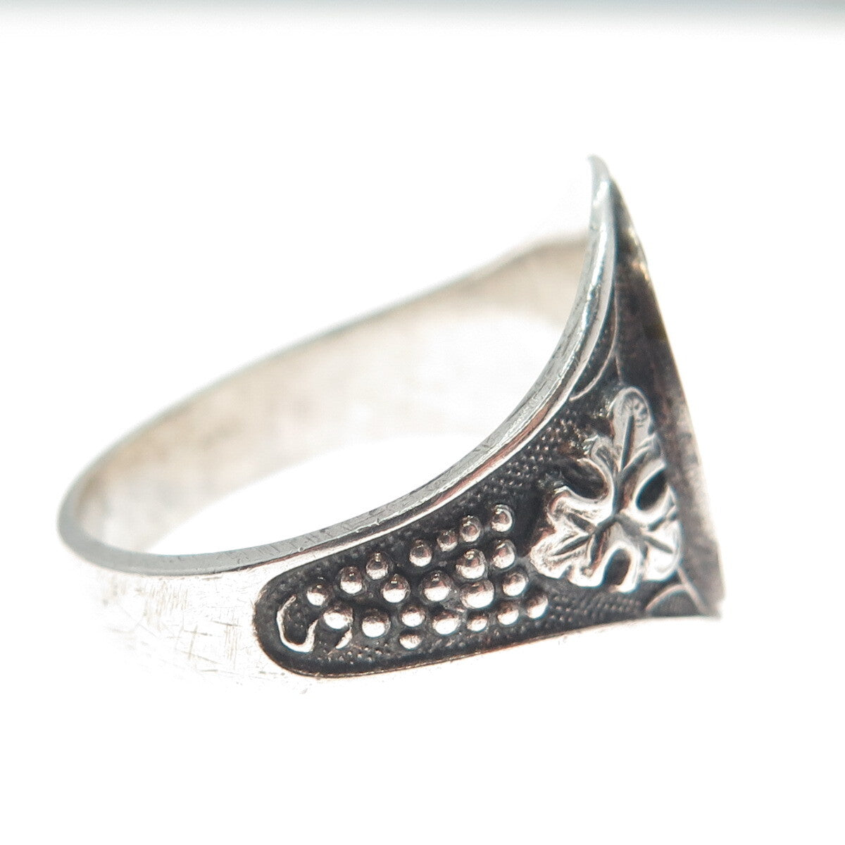 925 Sterling Silver Vintage Grape Oxidized Engraved Signet Ring Size 11.75
