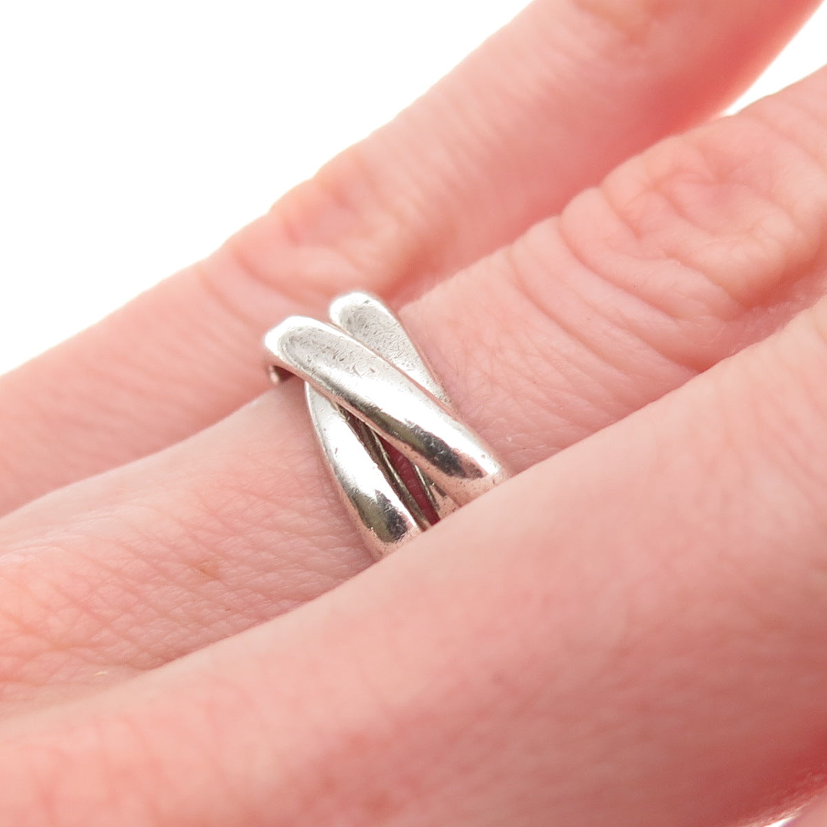 925 Sterling Silver Vintage Interlocked Trinity Oxidized Band Ring Size 5.5