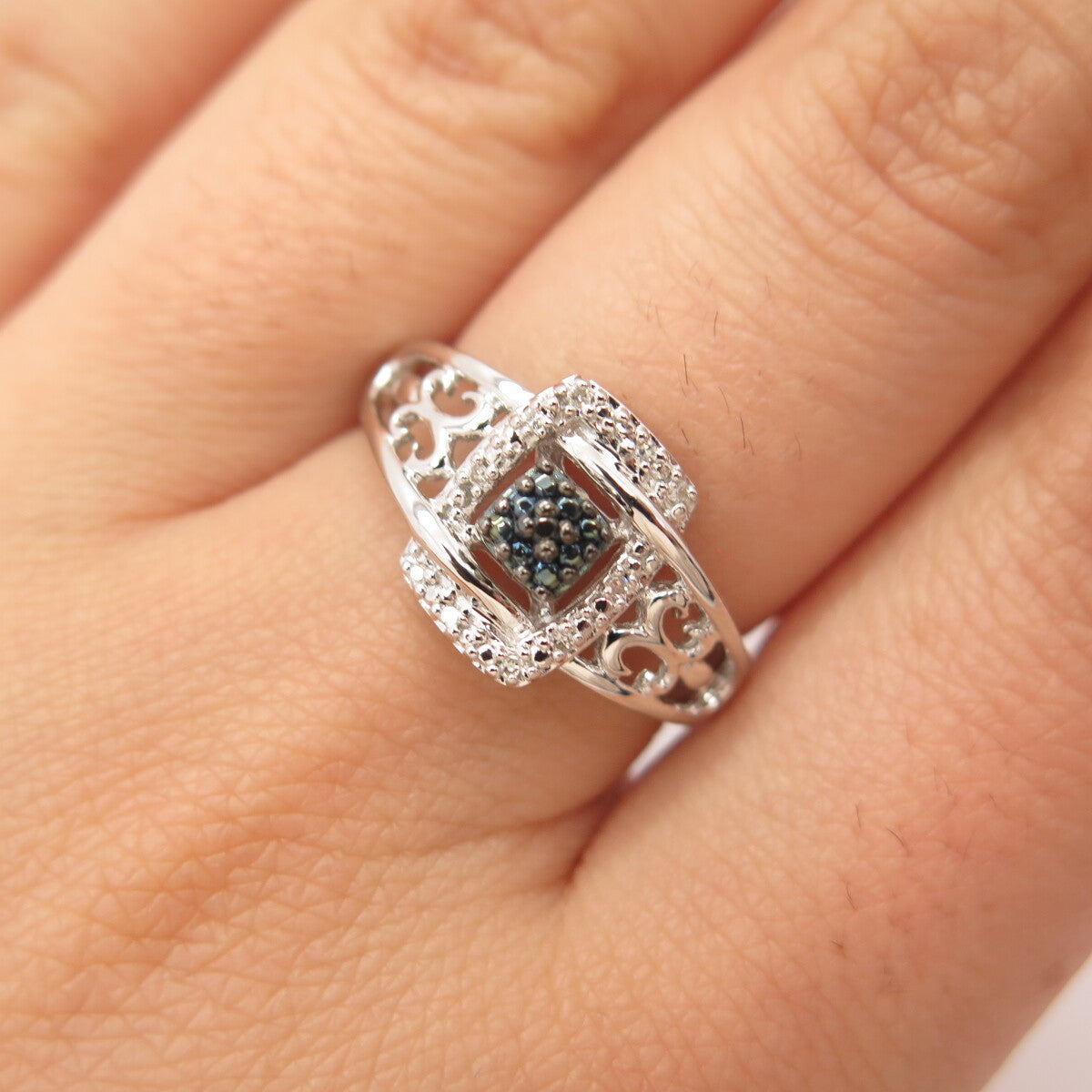 925 Sterling Silver SUN White & Blue Diamond Cutout Ornate Ring Size 7