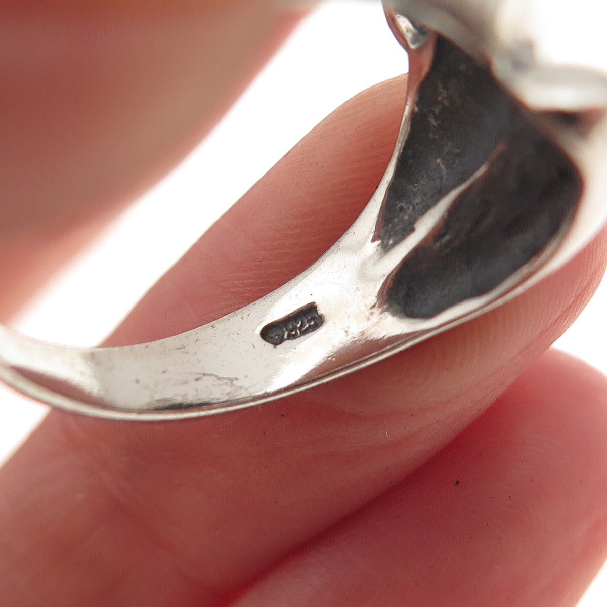925 Sterling Silver Vintage Modernist Ribbed Bypass Oxidized Ring Size 9.25