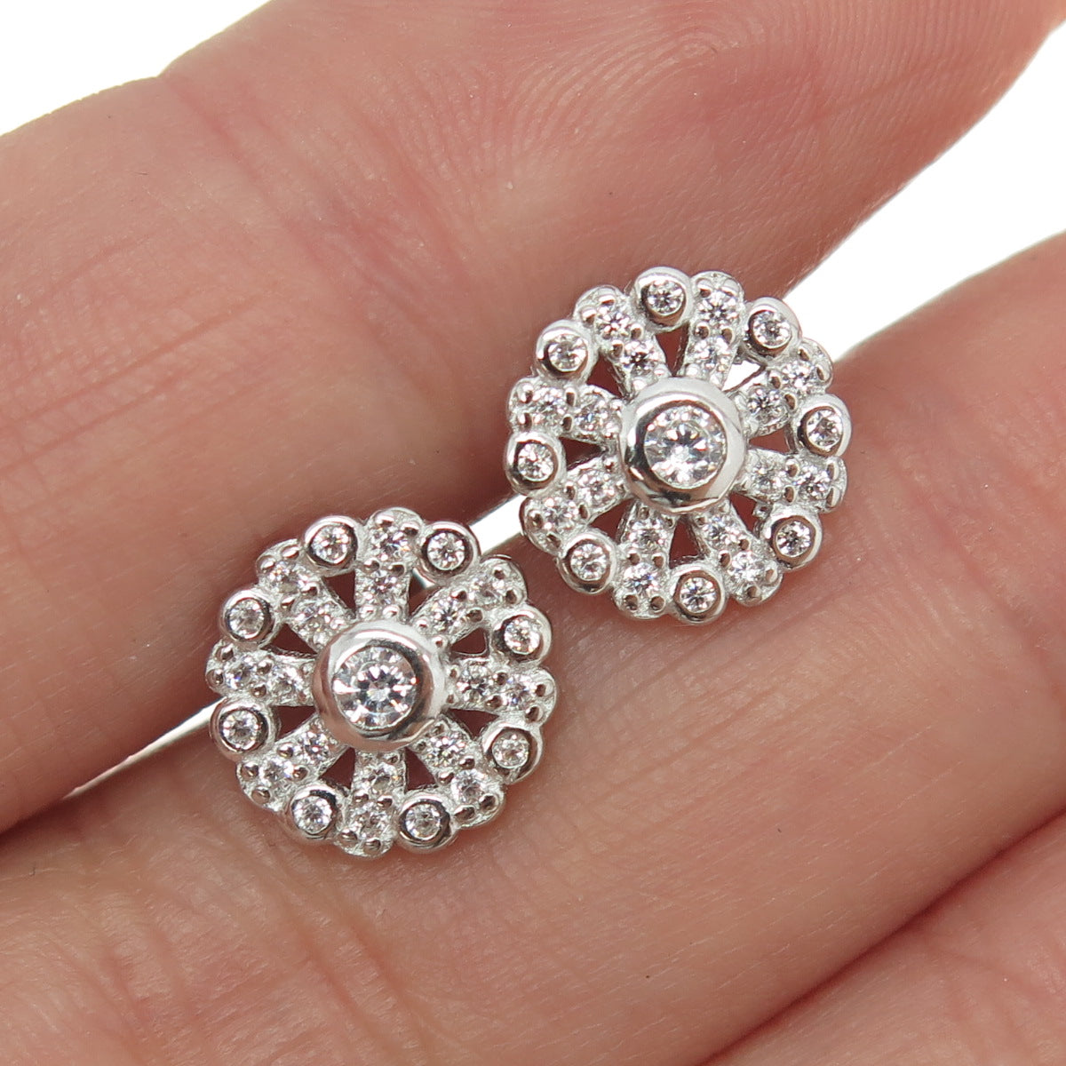 925 Sterling Silver Round-Cut Shaped C Z Snowflake Stud Earrings