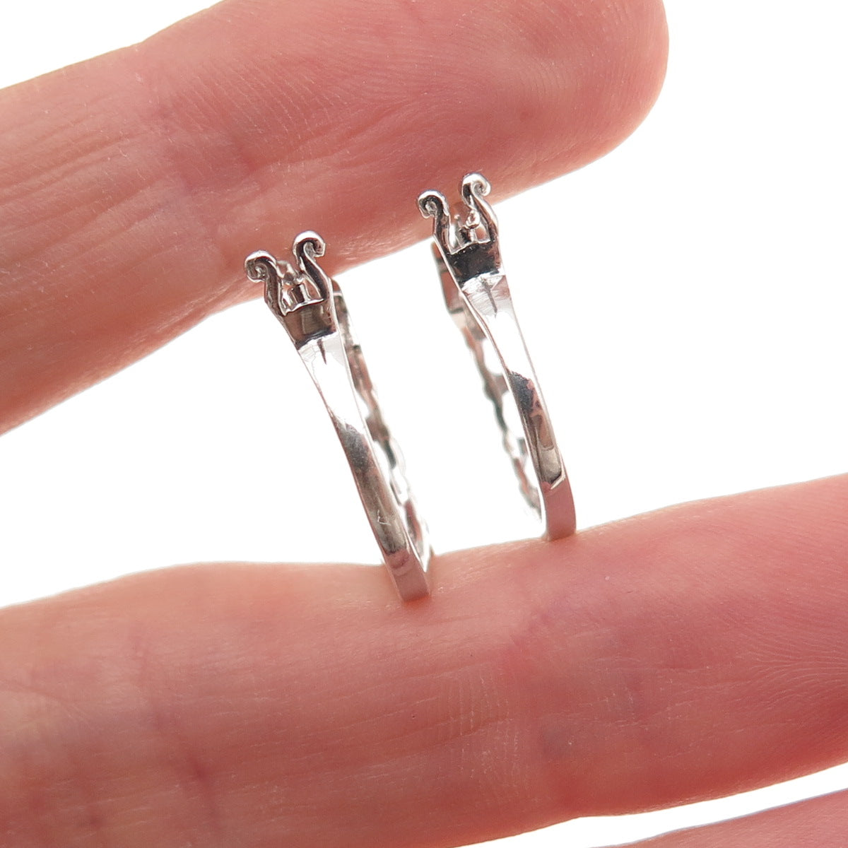 Chuck Clemency 925 Sterling Silver Real Oval-Cut Iolite Hoop Earrings